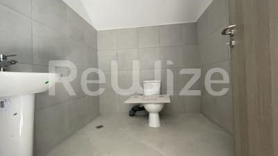 Photo 11,Μπάνιο,ΕΝΟΙΚΊΑΣΗ,Επαγγελματικό,Κατάστημα,220τ.μ,€1,300,Θέρμη