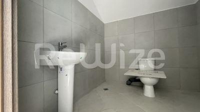 Photo 10,Μπάνιο,ΕΝΟΙΚΊΑΣΗ,Επαγγελματικό,Κατάστημα,220τ.μ,€1,300,Θέρμη